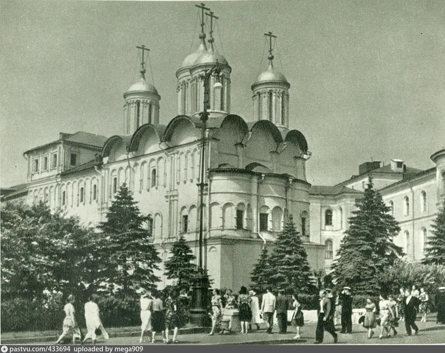 Церковь Двенадцати апостолов и Патриаршие палаты