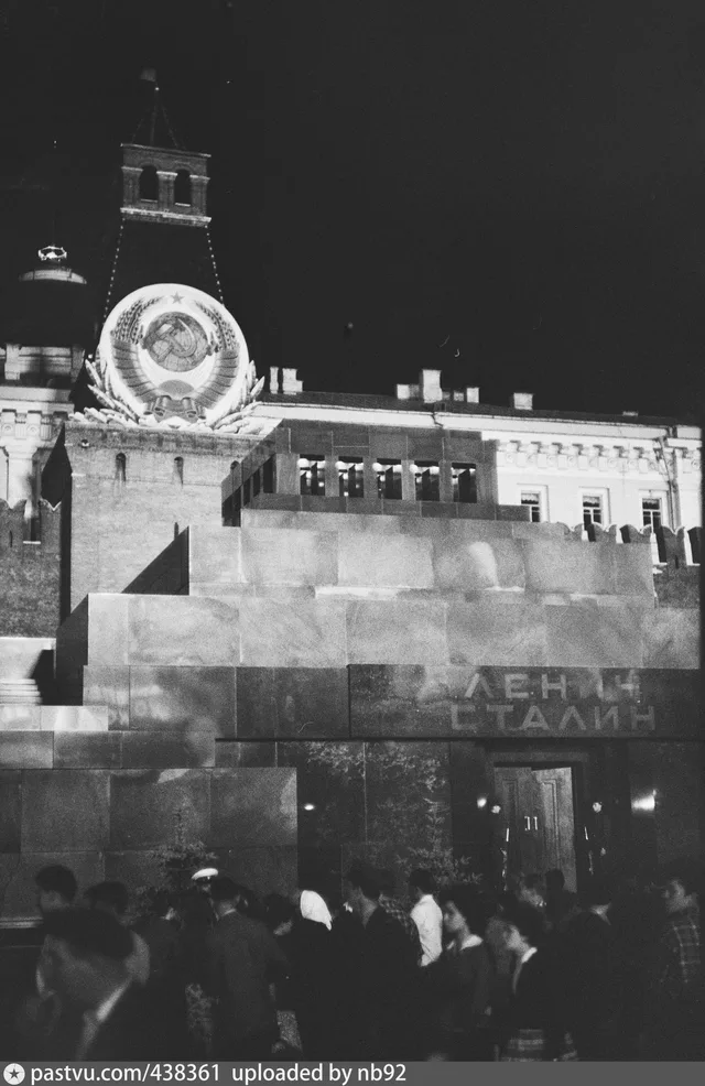 Мавзолей и Сенатская башня