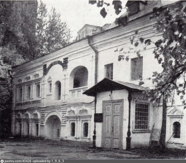 «Палаты купца Сверчкова XVII в. (ныне Дом народного творчества имени Н.К.Крупской)»