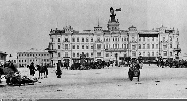 Триумфальная площадь