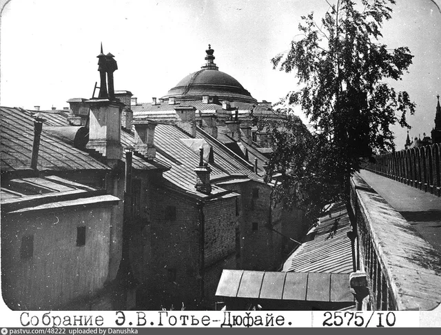 Кремль. Вознесенский монастырь от кремлевской стены