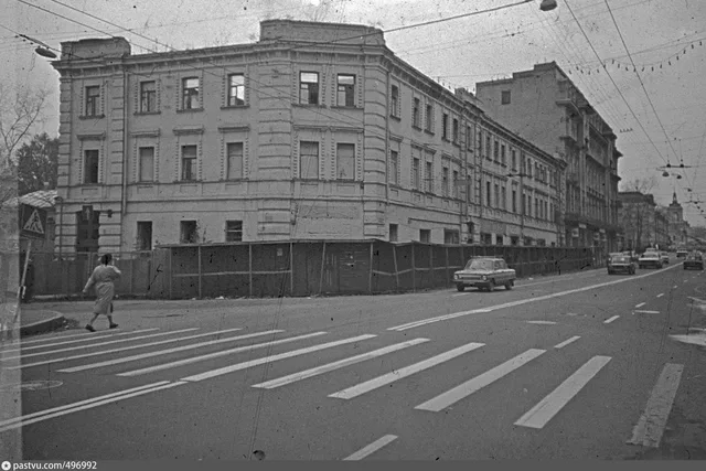 Угол Старой Басманной и Гороховского