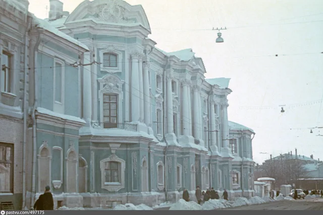 Улица Чернышевского, дворец - усадьба Апраксиных-Трубецких