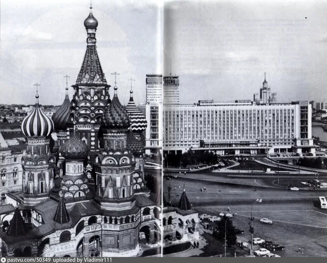 Храм Василия Блаженного и гостиница "Россия" (вид от Кремля)
