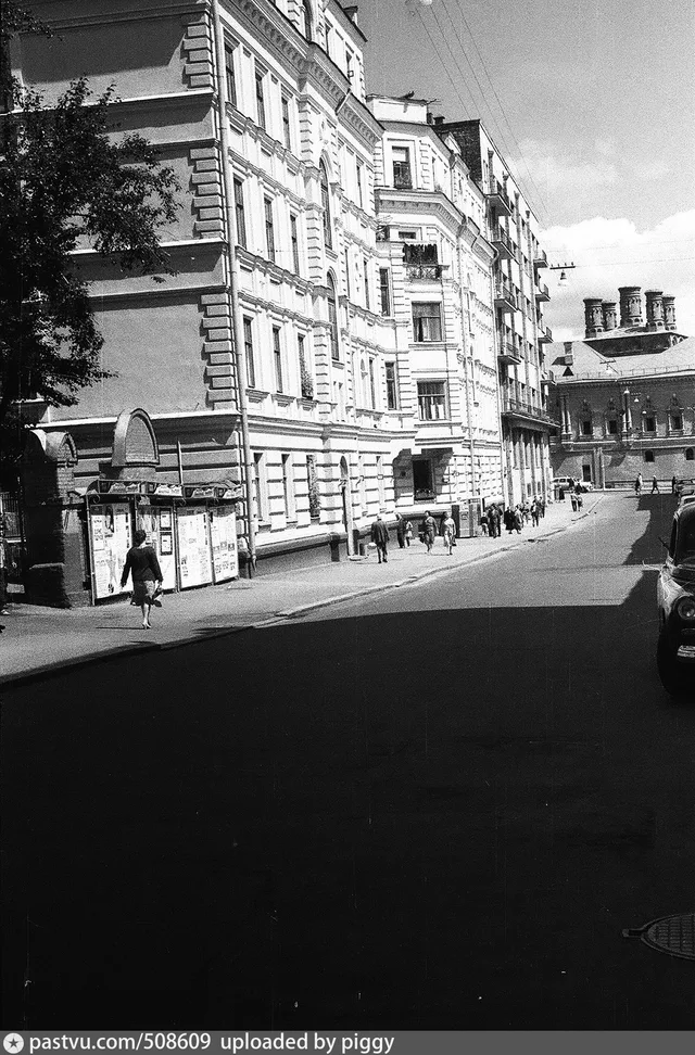 Улица Москвина