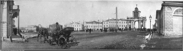 Вид на площадь Красных ворот