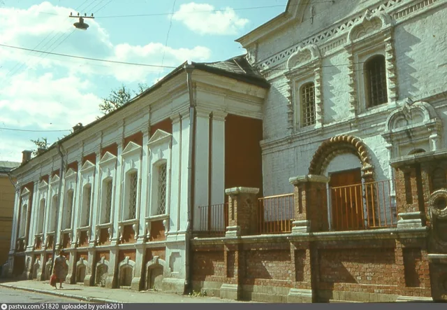 Церковь Иоанна Предтечи под Бором, трапезная