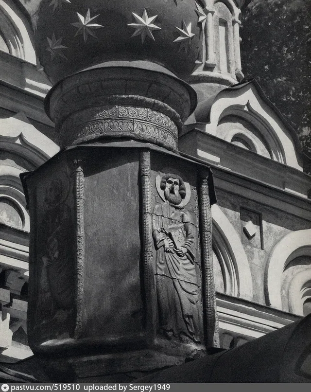 Храм Успения в Гончарах. Фрагмент