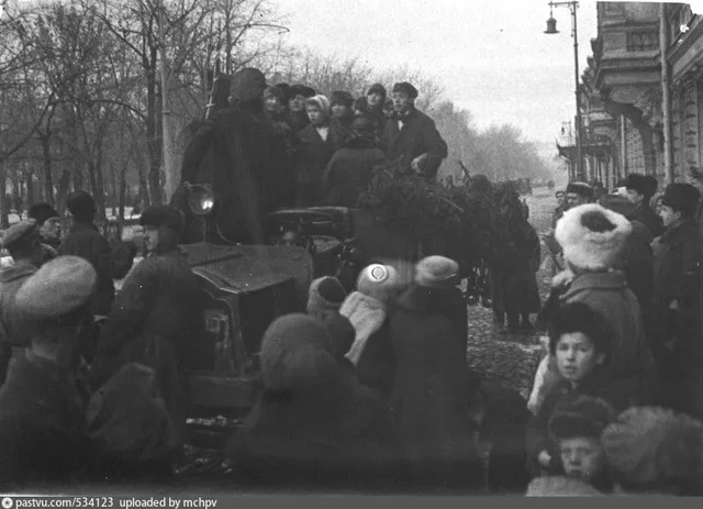Празднование 4-й годовщины Октябрьской революции. Концерт на Тверском бульваре