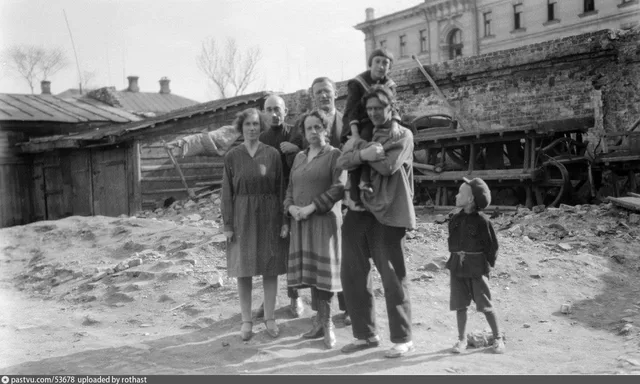 В Малом Толмачевском переулке