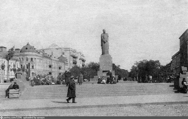 Памятник профессору Тимирязеву