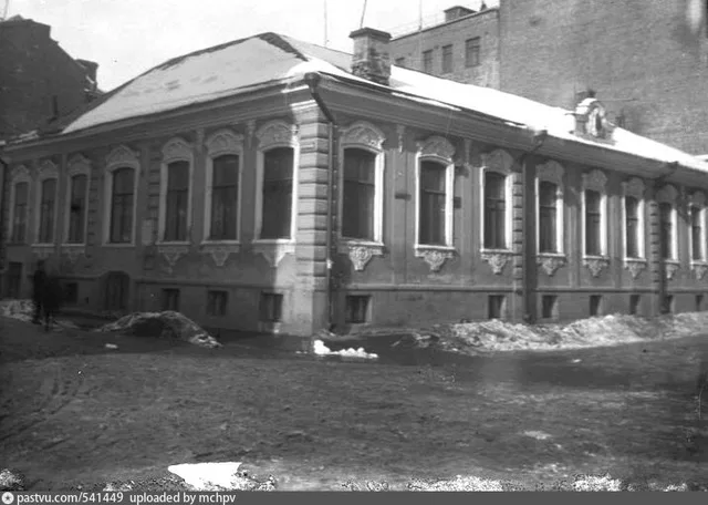 Малая Бронная улица, 44