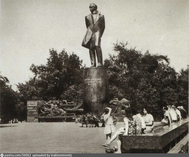Памятник Лермонтову