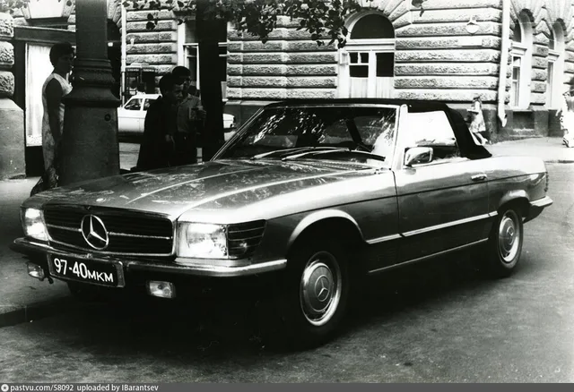 Mercedes-Benz 350SL W107 Виктора Луи. Неглинная улица