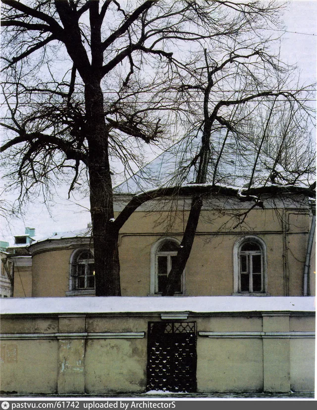 Зима. Улица Герцена у храма св. Филиппа
