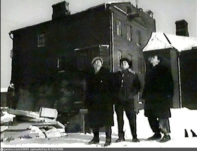 Во дворах Смоленской набережной