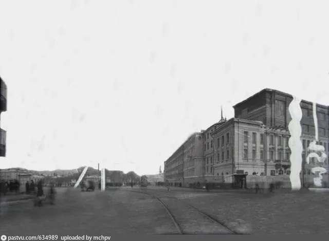 Красноворотская площадь. Здание Народного комиссариата путей сообщения СССР
