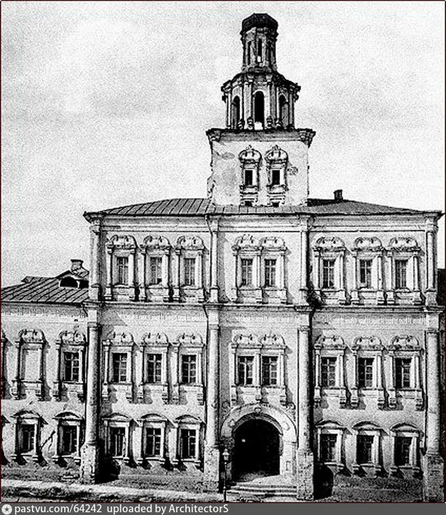 Бывшее здание Главной Аптеки перед сносом