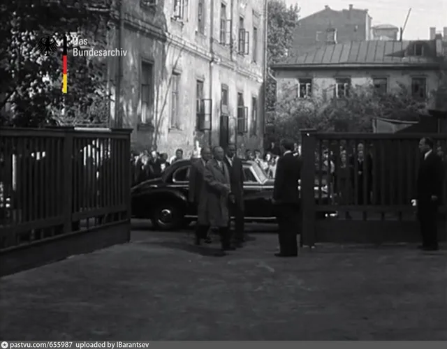 Приезд Конрада Аденауэра в храм Святого Людовика Французского