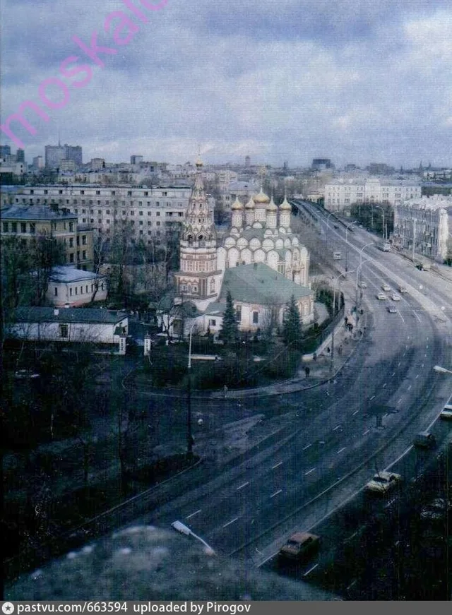 Комсомольский проспект