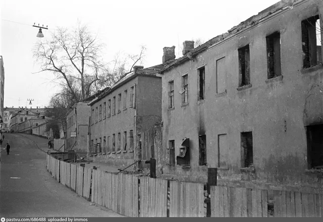 Большой Спасоглинищевский переулок (С 1960 по 1993 годы улица Архипова)