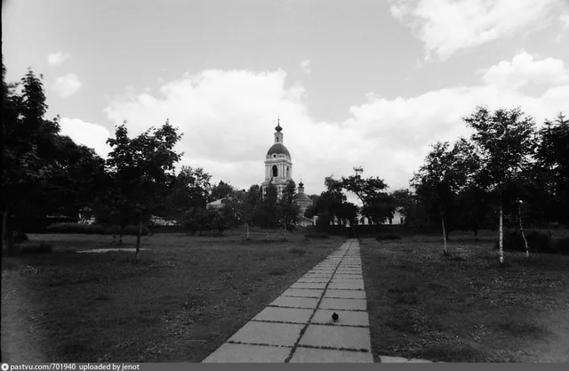 В сквере возле Яузских Ворот