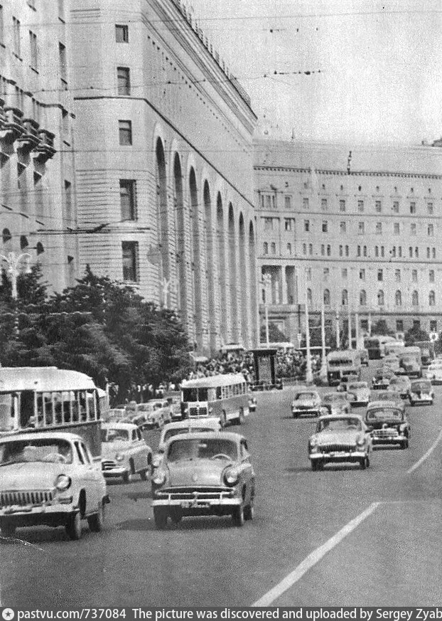 Театральный проезд