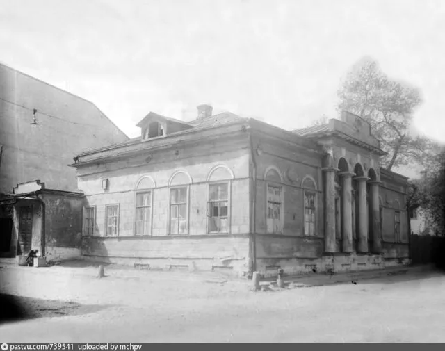 Гагаринский переулок, 15/7. Дом Штейнгейля (Лопатиных)