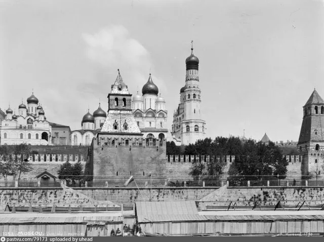 Тайницкая башня Кремля
