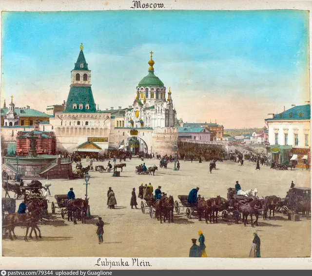 На Лубянской площади (вариант №3)