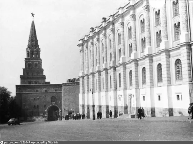 Боровицкая башня и Оружейная палата