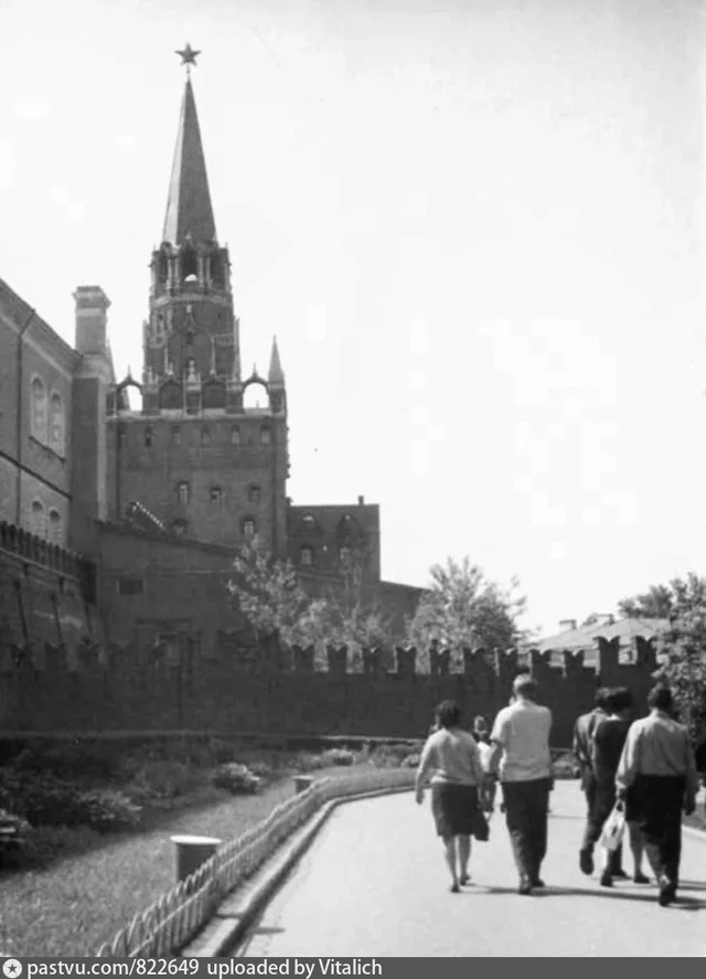 Троицкая башня