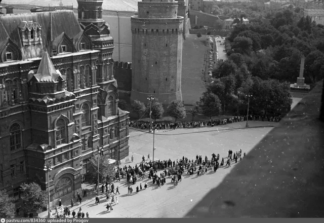 Исторический музей и Угловая Арсенальная башня