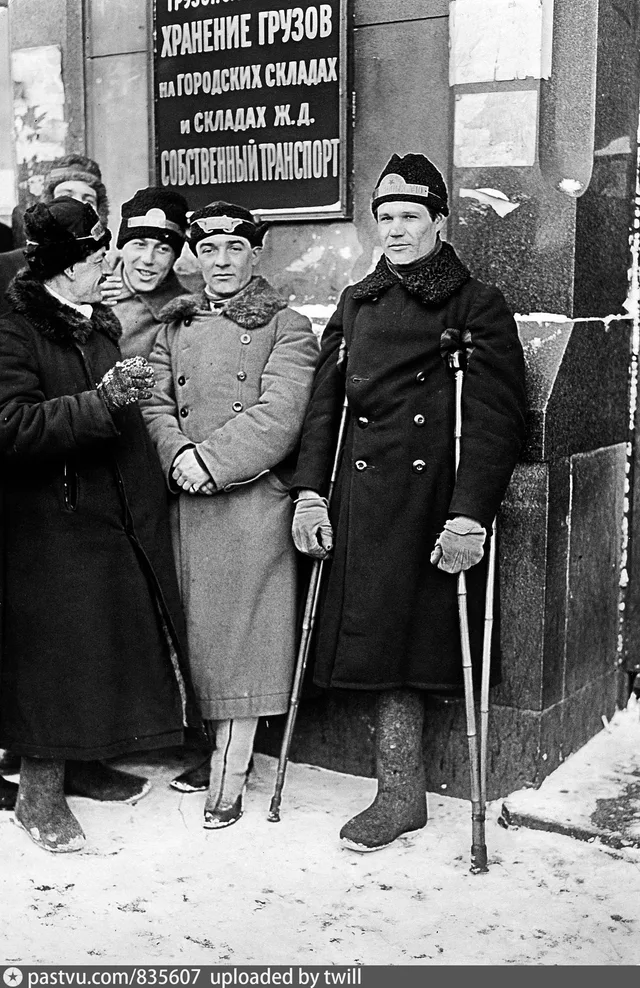 У гостиницы «Метрополь»