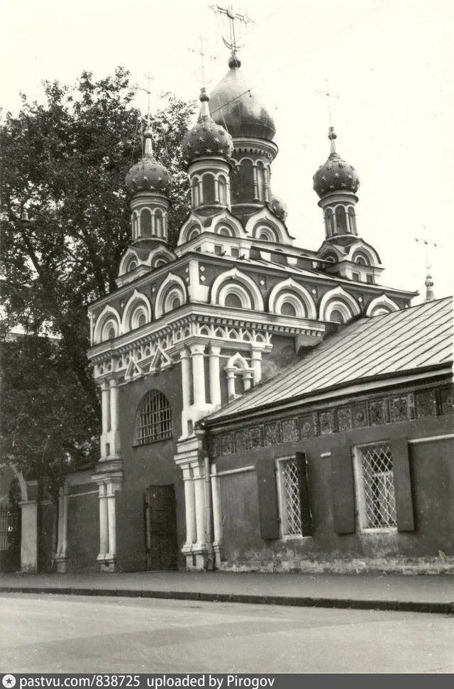 Храм Успения в Гончарах