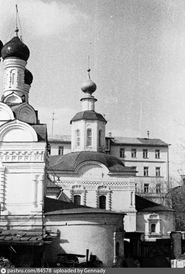 Вид с юга церкви Усекновения Главы Иоанна Предтечи