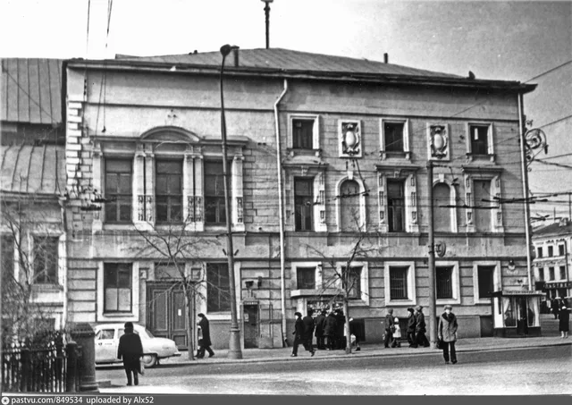Петровский бульвар, 12