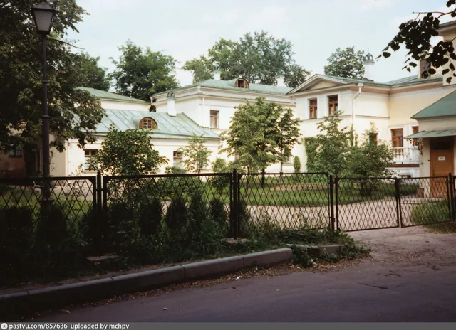 Улица Чайковского, 25-27. Дом-музей Ф. И. Шаляпина
