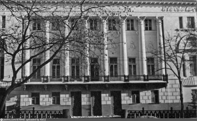 Суворовский бульвар. Дом Луниных