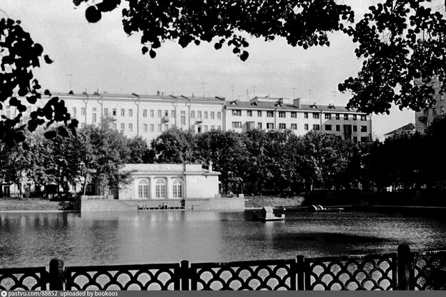 Пионерские (Патриаршие) пруды