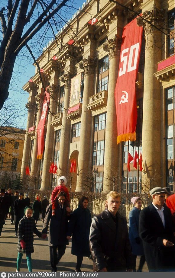 Проспект Маркса в канун 50-летия Октября