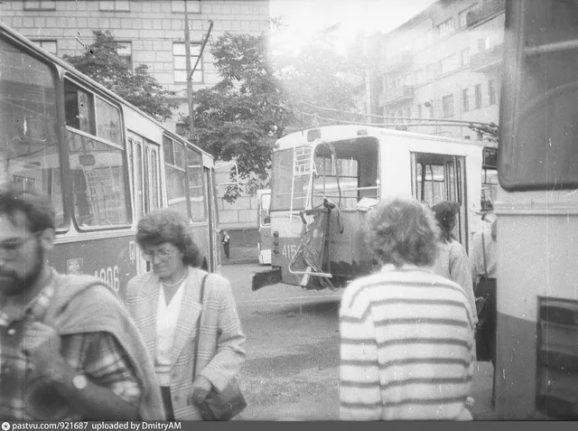 22.08.1991. Битые троллейбусы на Новинском бульваре