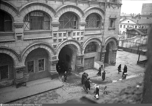 Улица Горького. Саввинское подворье