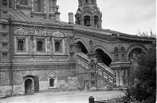 Церковь XVII века в усадьбе Останкино
