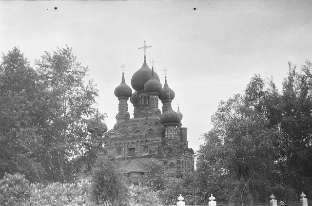 Церковь XVII века в усадьбе Останкино